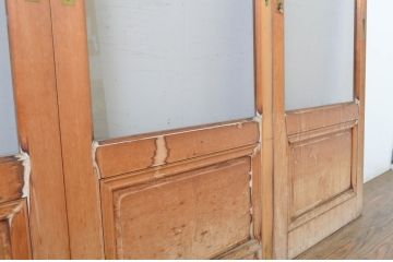 中古　ペイント仕上げ限定　大判スモークガラス入り　シンプルな数寄屋の幅狭ガラス戸4枚セット(引き戸)(R-064103)