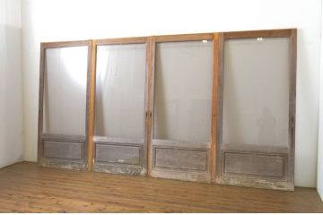 中古　ペイント仕上げ限定　大判スモークガラス入り　背の高い数寄屋のガラス戸4枚セット(引き戸)(R-064109)