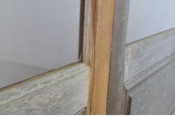 中古　ペイント仕上げ限定　大判スモークガラス入り　背の高い数寄屋のガラス戸4枚セット(引き戸)(R-064109)