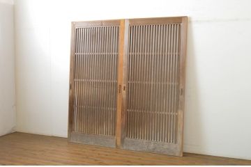 中古　スモークガラス入り　和の風情が感じられる数寄屋の玄関戸2枚セット(ガラス戸、格子戸、ガラス入り格子戸、荒格子戸、引き戸)(R-064111)