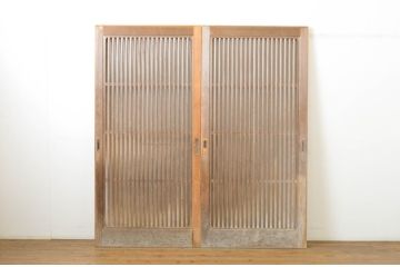 中古　スモークガラス入り　和の風情が感じられる数寄屋の玄関戸2枚セット(ガラス戸、格子戸、ガラス入り格子戸、荒格子戸、引き戸)(R-064111)