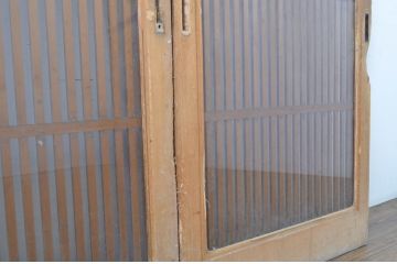 中古　スモークガラス入り　和の風情が感じられる数寄屋の玄関戸2枚セット(ガラス戸、格子戸、ガラス入り格子戸、荒格子戸、引き戸)(R-064111)