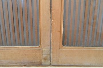 中古　スモークガラス入り　和の風情が感じられる数寄屋の玄関戸2枚セット(ガラス戸、格子戸、ガラス入り格子戸、荒格子戸、引き戸)(R-064111)