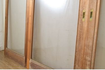 中古　スモークガラス入り　シンプルで取り入れやすい数寄屋の大判ガラス戸4枚セット(引き戸)(R-064112)