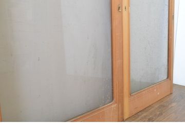 中古　スモークガラス入り　シンプルで取り入れやすい数寄屋の大判ガラス戸4枚セット(引き戸)(R-064112)