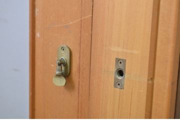 中古　スモークガラス入り　シンプルで取り入れやすい数寄屋の大判ガラス戸4枚セット(引き戸)(R-064112)