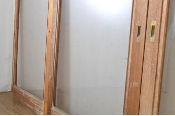 中古　スモークガラス入り　シンプルで取り入れやすい数寄屋の大判ガラス戸4枚セット(引き戸)(R-064113)