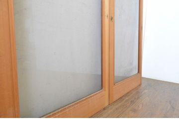 中古　スモークガラス入り　シンプルで取り入れやすい数寄屋の大判ガラス戸4枚セット(引き戸)(R-064113)