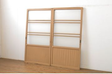 アンティーク建具　ペイント仕上げ限定　レトロな空間づくりにオススメのガラス戸2枚セット(引き戸)(R-064116)