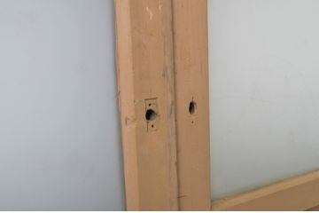 アンティーク建具　ペイント仕上げ限定　レトロな空間づくりにオススメのガラス戸2枚セット(引き戸)(R-064116)
