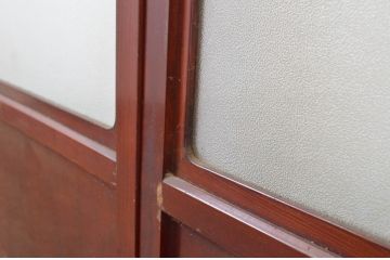 アンティーク建具　漆塗り　風情のあるデザインが魅力のガラス入り障子戸2枚セット(引き戸、ガラス帯戸)(R-064121)