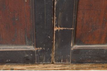 アンティーク建具　漆塗り　杉材一枚板　杢目の良い板戸2枚セット(帯戸、引き戸)(R-064123)