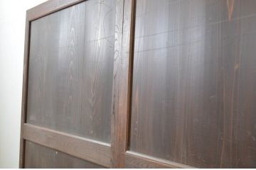 アンティーク建具　枠欅(ケヤキ)材　趣のある和空間におすすめの幅広帯戸2枚セット(板戸、引き戸)(R-064124)