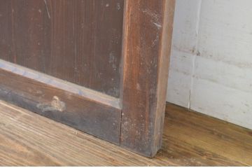 アンティーク建具　枠欅(ケヤキ)材　趣のある和空間におすすめの幅広帯戸1枚(板戸、引き戸)(R-064125)