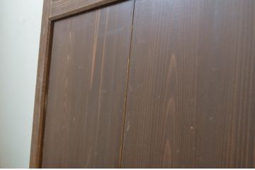 アンティーク建具　枠欅(ケヤキ)材　趣のある和空間におすすめの幅広帯戸1枚(板戸、引き戸)(R-064125)
