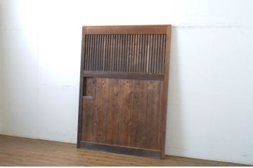 アンティーク建具　経年による風合いが味わい深い格子蔵戸1枚(玄関戸、引き戸)(R-064134)