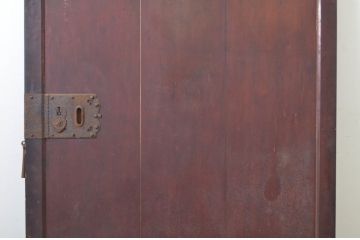 アンティーク建具　漆塗り　総欅(ケヤキ)材　重厚感のある佇まいが魅力の蔵戸1枚(玄関戸、引き戸)(R-064135)