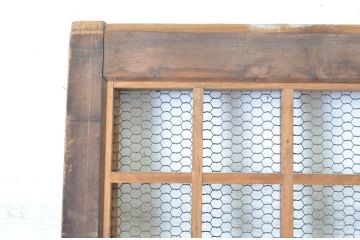アンティーク建具　歴史を刻んだ風合いが趣あるマス目格子蔵戸1枚(きつね格子、狐格子、玄関戸、引き戸)(R-064137)