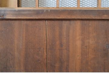 アンティーク建具　歴史を刻んだ風合いが趣あるマス目格子蔵戸1枚(きつね格子、狐格子、玄関戸、引き戸)(R-064137)