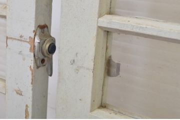 アンティーク建具　レトロな雰囲気たっぷりな背の高い店舗用ガラス戸3枚セット(引き戸)(R-064140)