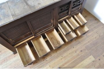 和製アンティーク　凛とした美しさが上品な和を演出してくれる近江水屋箪笥サイドボード(食器棚、戸棚、収納棚、キャビネット)(R-064152)