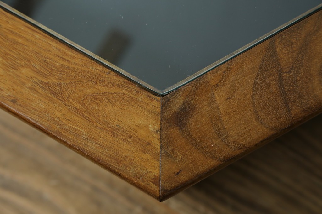 イギリスビンテージ　G-PLAN(ジープラン)　Fresco(フレスコ)　ガラストップがおしゃれなローテーブル　(R-064162)