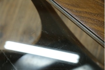 イギリスビンテージ　G-PLAN(ジープラン)　Fresco(フレスコ)　ガラストップがおしゃれなローテーブル　(R-064162)