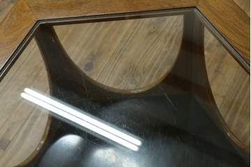 イギリスビンテージ　G-PLAN(ジープラン)　Fresco(フレスコ)　ガラストップがおしゃれなローテーブル　(R-064162)