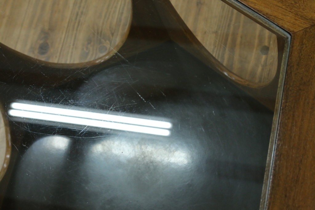 イギリスビンテージ　G-PLAN(ジープラン)　Fresco(フレスコ)　ガラストップがおしゃれなローテーブル　(R-064162)