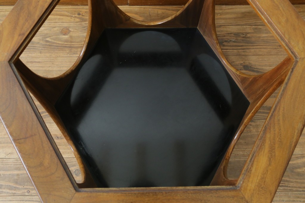 イギリスビンテージ　G-PLAN(ジープラン)　Fresco(フレスコ)　ガラストップがおしゃれなローテーブル　(R-064162)