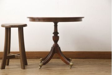 イギリスビンテージ　マホガニー材　高級品!!　真鍮製のキャスターが魅力のコーヒーテーブル(カフェテーブル、ローテーブル、サイドテーブル、ヴィンテージ)(R-064163)