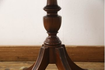 イギリスビンテージ　マホガニー材　高級品!!　真鍮製のキャスターが魅力のコーヒーテーブル(カフェテーブル、ローテーブル、サイドテーブル、ヴィンテージ)(R-064163)