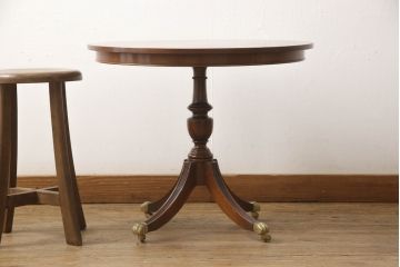 イギリスビンテージ　マホガニー材　高級品!!　真鍮製のキャスターが魅力のコーヒーテーブル(カフェテーブル、ローテーブル、サイドテーブル、ヴィンテージ)(R-064163)
