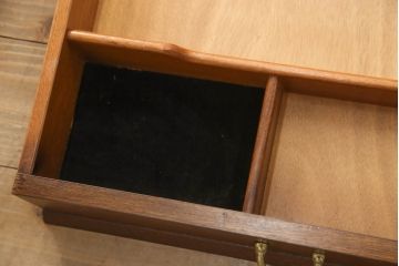 イギリスビンテージ　G-PLAN(ジープラン)　BBシリーズ　スタイリッシュなデザインが高級感を醸し出すドレッサー(北欧、三面鏡、化粧台、鏡台、ミラー、ヴィンテージ)(R-064167)