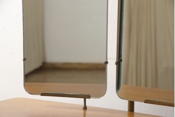 イギリスビンテージ　G-PLAN(ジープラン)　BBシリーズ　スタイリッシュなデザインが高級感を醸し出すドレッサー(北欧、三面鏡、化粧台、鏡台、ミラー、ヴィンテージ)(R-064167)