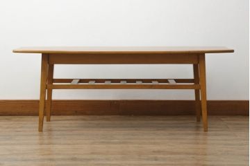イギリスヴィンテージ　John Watts　ビーチ材・天板チーク材　シンプルな造りながら天板のデザインがおしゃれなローテーブル(センターテーブル、リビングテーブル、コーヒーテーブル、ビンテージ)(R-064168)