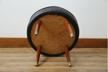 イギリスヴィンテージ　小さめのサイズ感が可愛らしい合皮スツール　(R-064169)