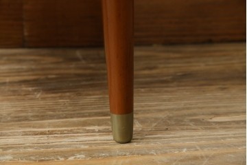 イギリスヴィンテージ　小さめのサイズ感が可愛らしい合皮スツール　(R-064169)