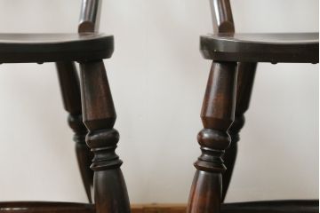 中古　松本民芸家具　#49型A　背もたれの美しいデザインが印象的なワイコムチェア2脚セット(板座チェア、ダイニングチェア、椅子、イス)(定価2脚で約22万円)(R-064180)
