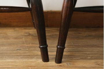 中古　松本民芸家具　#49型A　背もたれの美しいデザインが印象的なワイコムチェア2脚セット(板座チェア、ダイニングチェア、椅子、イス)(定価2脚で約22万円)(R-064180)