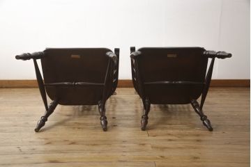 中古　美品　松本民芸家具　#44A型　クラシカルなデザインが美しいウィンザーチェア2脚セット(アームチェア、板座チェア、ダイニングチェア、椅子、イス、ウインザーチェア)(定価1脚で約20万円)(R-064185)