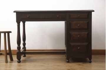 中古　美品　松本民芸家具　T型片袖机　美しい木目とクラシカルな佇まいが魅力的なデスク(机、ワークデスク、在宅用、在宅ワーク用)(定価約42万円)(R-064188)