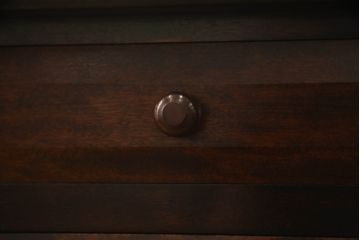 中古　美品　松本民芸家具　T型片袖机　美しい木目とクラシカルな佇まいが魅力的なデスク(机、ワークデスク、在宅用、在宅ワーク用)(定価約42万円)(R-064188)