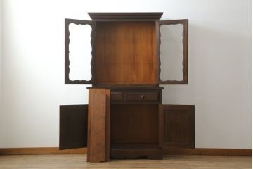 中古　美品　松本民芸家具　#58型　お洒落な扉のデザインが印象的な食器棚(カップボード、収納棚、戸棚)(定価約55万円)(R-064191)