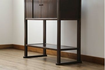 中古　美品　松本民芸家具　#506型　シックな色合いと上品な佇まいが魅力の朝鮮棚(飾り棚、収納棚、戸棚、陳列棚、茶棚、サイドボード)(定価約23万円)(R-064194)