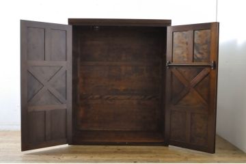 中古　美品　松本民芸家具　当店リメイク　上質な空間づくりにおすすめのワードローブ収納棚(靴箱、下駄箱、キャビネット、戸棚)(R-064195)