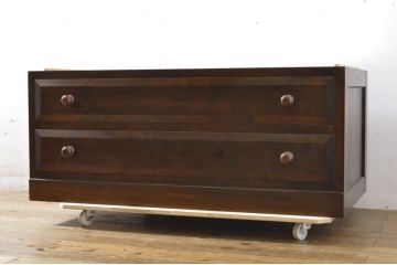 中古　美品　松本民芸家具　天板リメイク　和・洋どちらにも取り入れやすい!シックな佇まいが魅力のローチェスト(ローボード、サイドチェスト、引き出し、衣装タンス、テレビ台)(R-064196)
