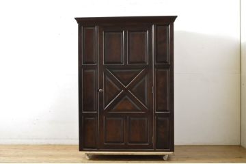 中古　美品　松本民芸家具　当店リメイク　洗練された雰囲気の上質なワードローブ収納棚(靴箱、下駄箱、キャビネット、戸棚)(R-064197)