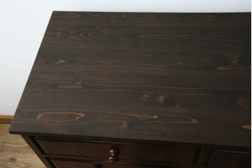 中古　美品　松本民芸家具　深い色合いがシックな雰囲気を醸し出すチェスト　(R-064199)
