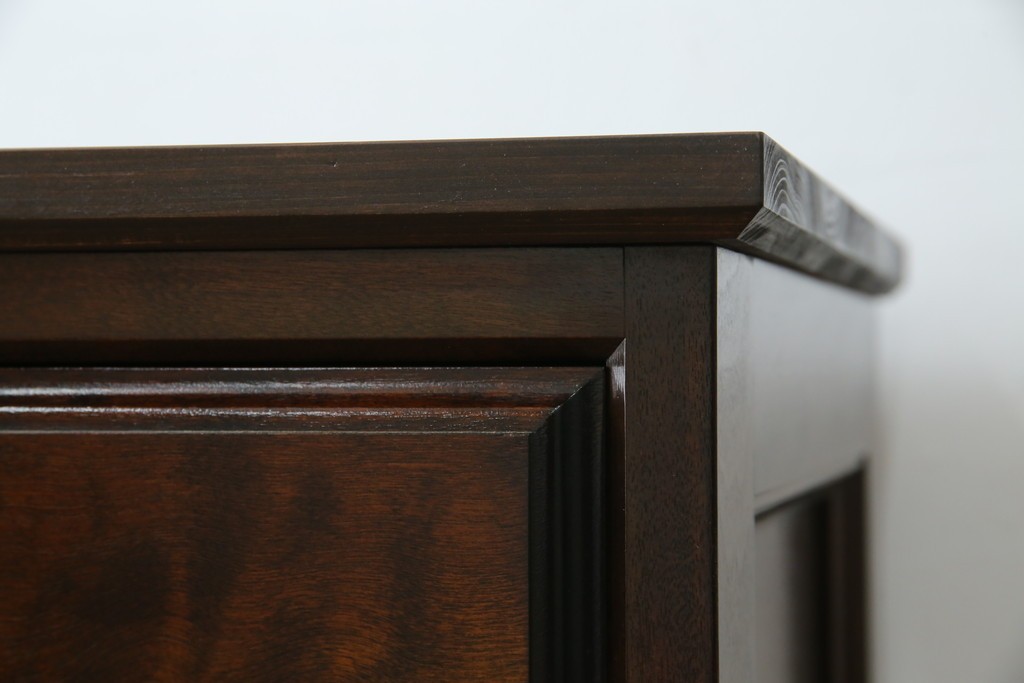 中古　美品　松本民芸家具　深い色合いがシックな雰囲気を醸し出すチェスト　(R-064199)